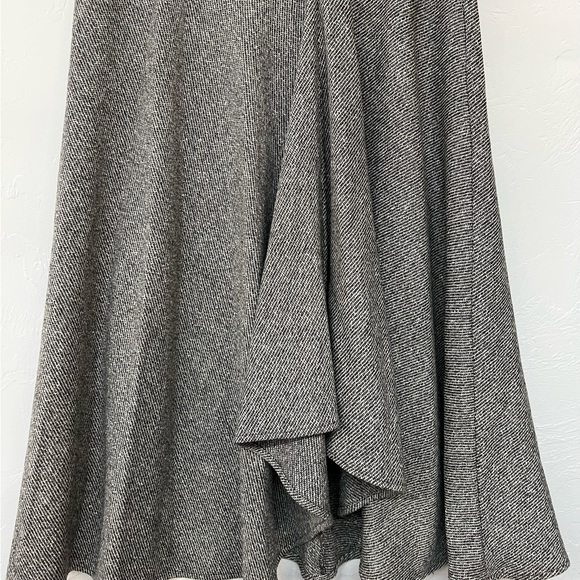 Women’s Gray & Black 8P Wool Skirt - Picture 6 of 7